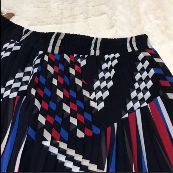Roz & Ali Pleated Red White Blue Skirt Size M - Picture 4 of 7